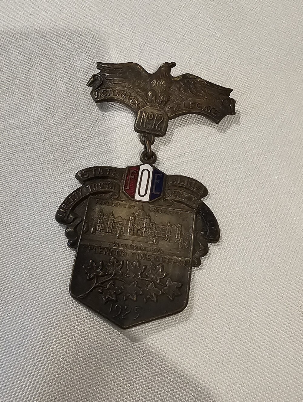 Vintage Fraternal Order Of Eagles 1925 State Aerie Badge Metal